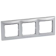 Рамка Valena 3 поста, алюминий/серебряный штрих (770353) Рамка