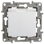 Розетка 2К+З, IP44, с откидной крышкой ETIKA, белая (672232) Розетка